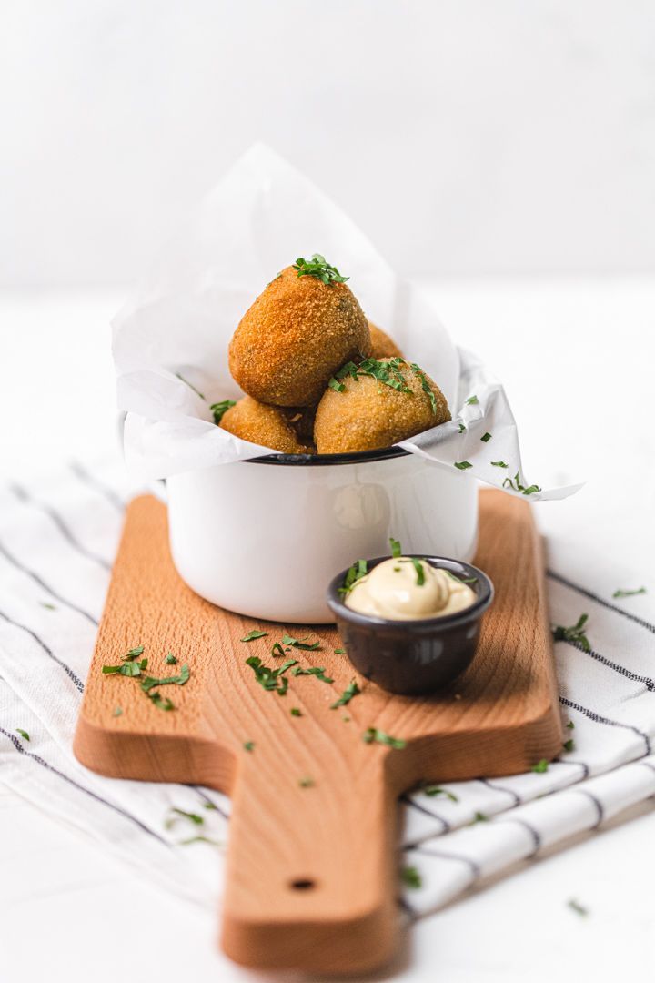 bitterballen-croquetas-carne-holandesas