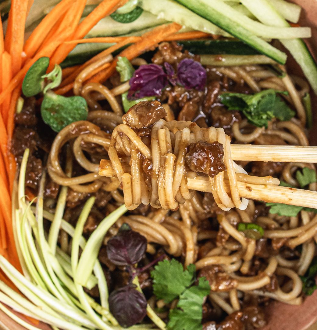 tallarines-salsa-carne-frita-zha-jiang-mian-receta